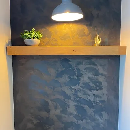 Stunning One Bedroom Apartment