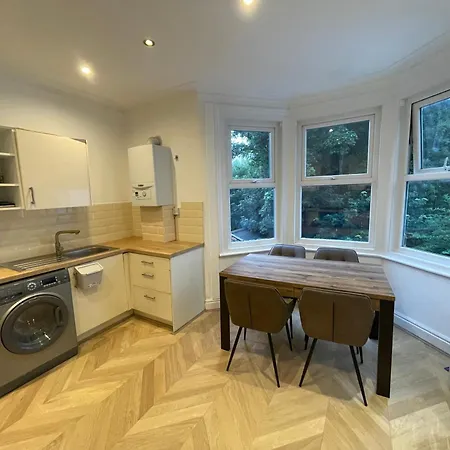 Stunning One Bedroom 布里斯托